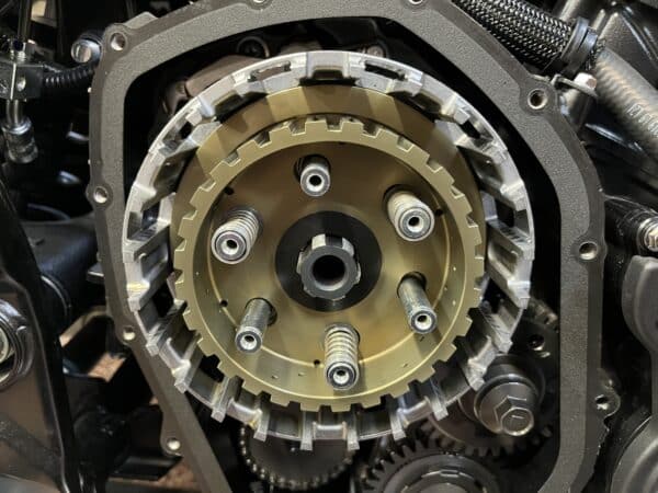 Suzuki GSX-8R Slipper Clutch Design 2024 > Current - Image 8
