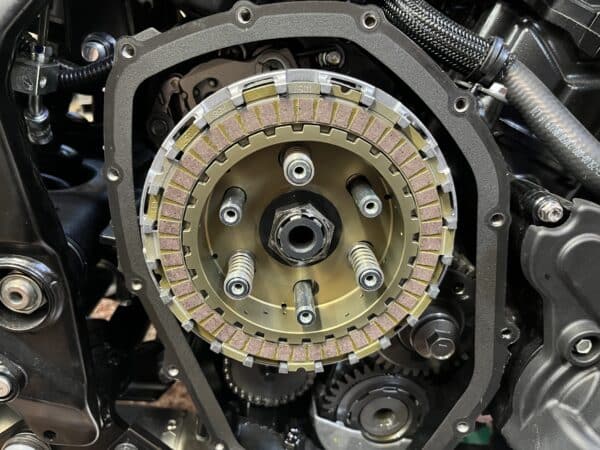 Suzuki GSX-8R Slipper Clutch Design 2024 > Current - Image 12