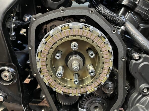 Suzuki GSX-8R Slipper Clutch Design 2024 > Current - Image 13