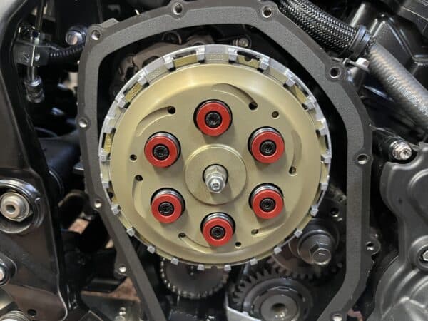 Suzuki GSX-8R Slipper Clutch Design 2024 > Current - Image 16